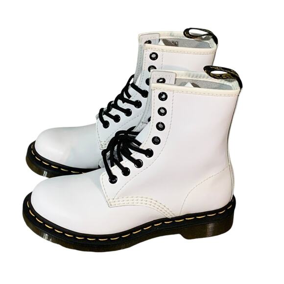 Dr. Doc Martens size 5 Boots 1460 Smooth White Leather Lace Up Combat - Picture 1 of 7